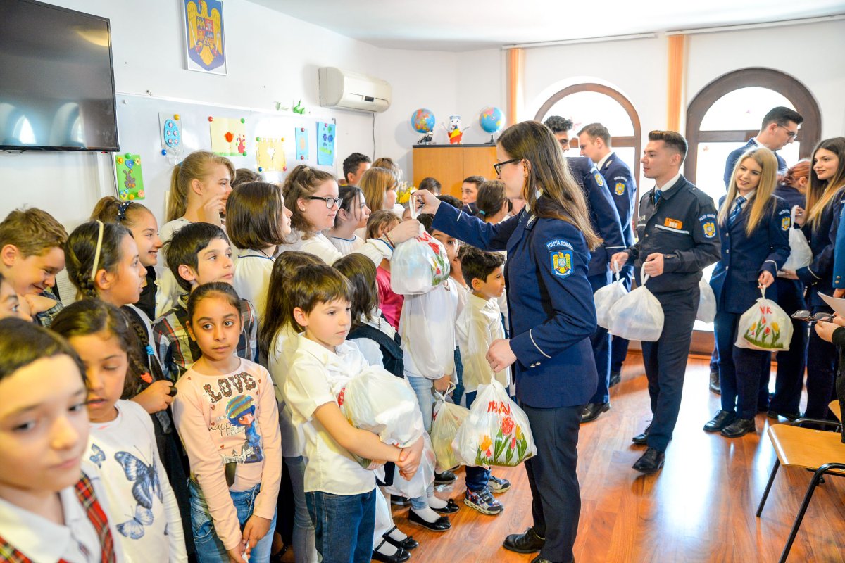 Acțiune socială pentru copii din familii defavorizate 20698