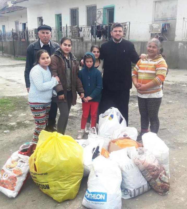 Daruri şi sprijin oferit celor defavorizaţi, în aşteptarea Sfintelor Paşti 20683