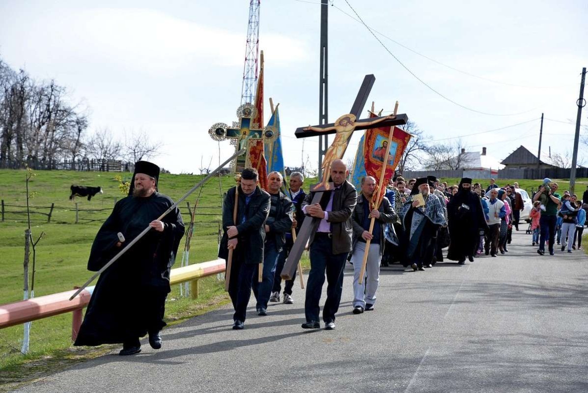 Procesiunea „Drumul Crucii“ la Mănăstirea Hadâmbu 20674