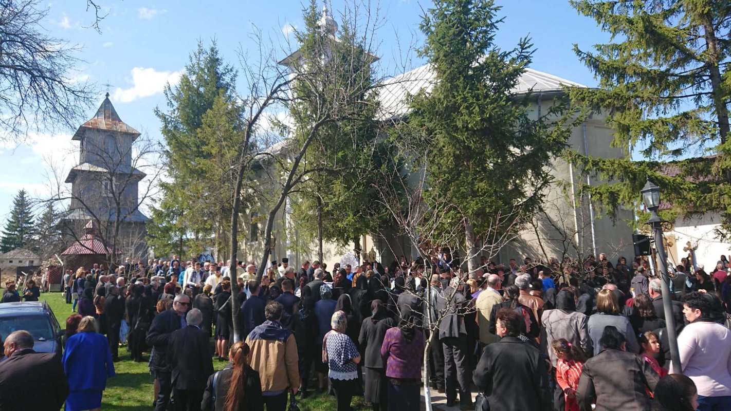 Părintele Dumitru Alexa a fost înmormântat în a treia zi de Paşti 20554