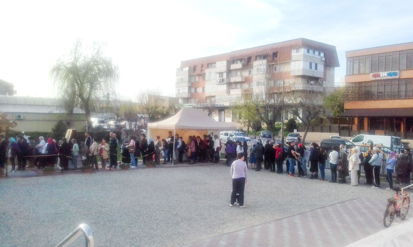 Sfinte Liturghii arhiereşti în Arhiepiscopia Craiovei 20500