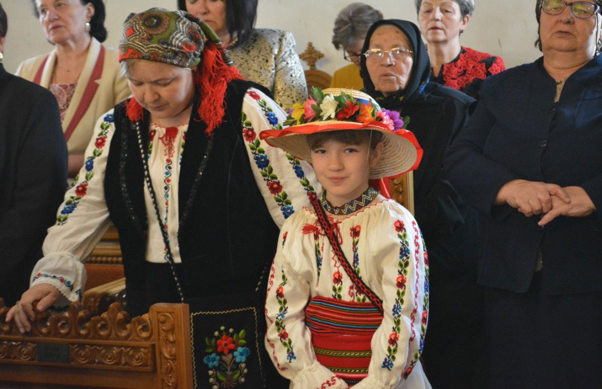 Slujiri arhierești și hramuri în a treia zi a Sfintelor Paști 20489