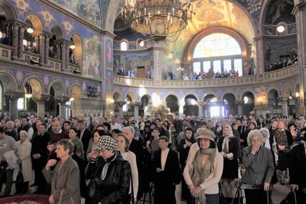 Slujiri arhierești și hramuri în a treia zi a Sfintelor Paști 20494