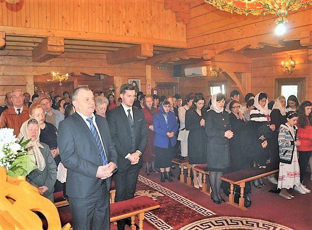 Slujiri arhierești și hramuri în a treia zi a Sfintelor Paști 20495