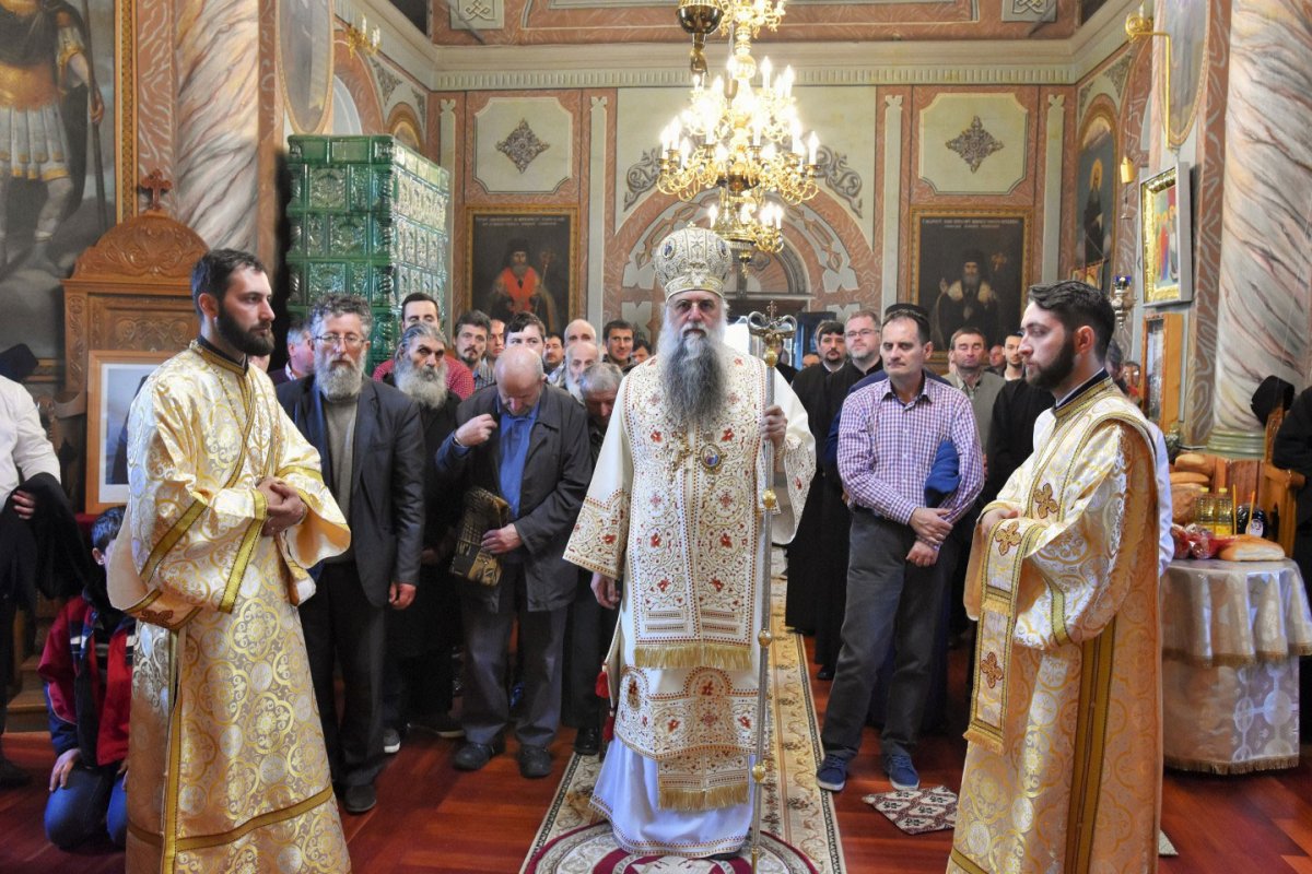 Două ctitorii de suflet în haină de lumină 20405