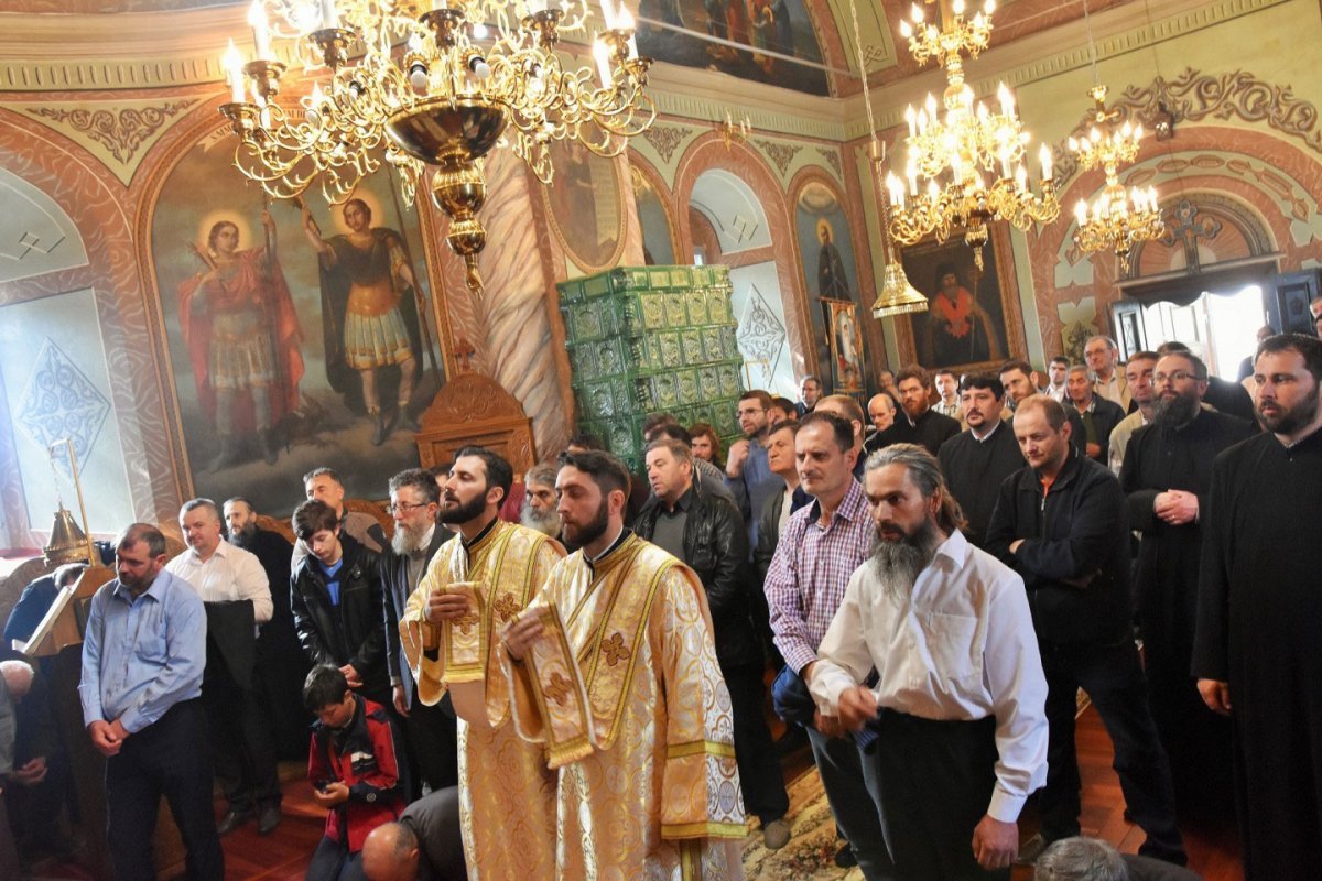 Două ctitorii de suflet în haină de lumină 20407