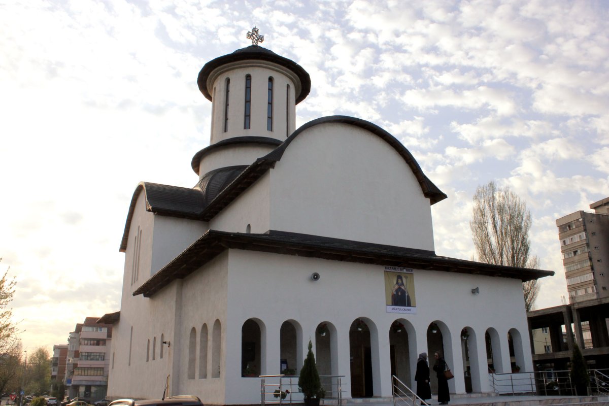 Două ctitorii de suflet în haină de lumină 20409