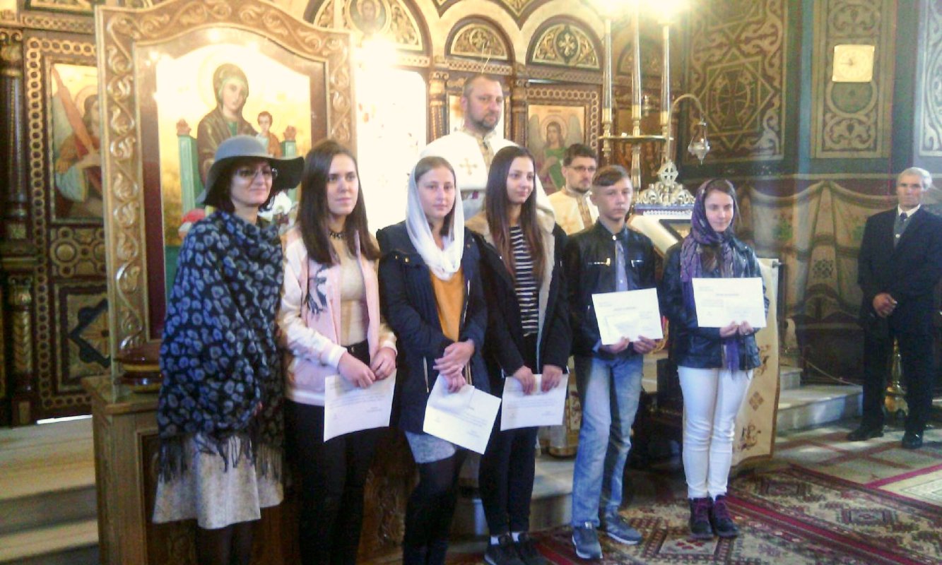 Premierea olimpicilor la religie la Parohia Trăisteni 20446