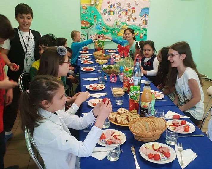 Daruri și ajutor oferit de Asociația Filantropia Ortodoxă Alba Iulia 20316