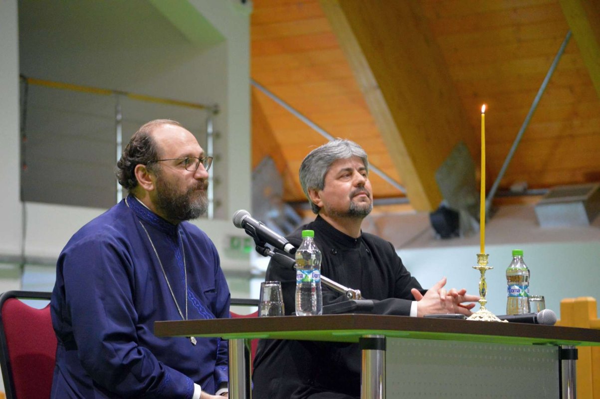 Seară duhovnicească la Comăneşti 20304