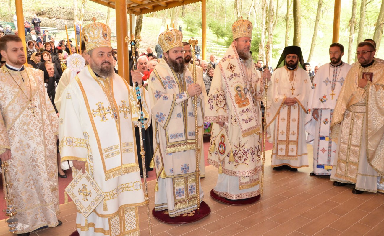 Hramuri și pelerinaje la praznicul Izvorului Tămăduirii 20220