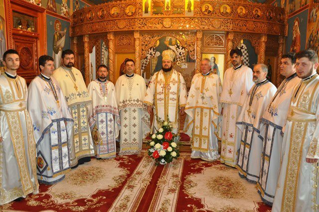 Hramuri și pelerinaje la praznicul Izvorului Tămăduirii 20221