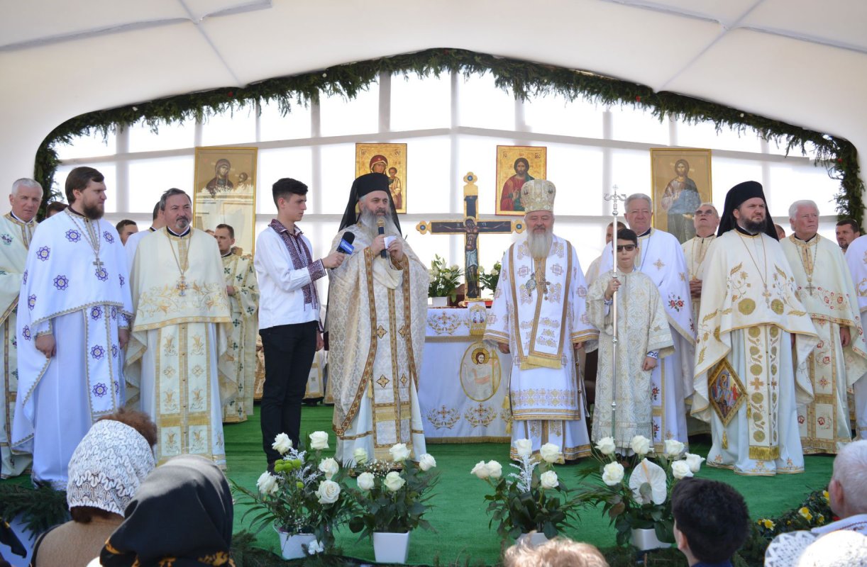 Hramuri și pelerinaje la praznicul Izvorului Tămăduirii 20222