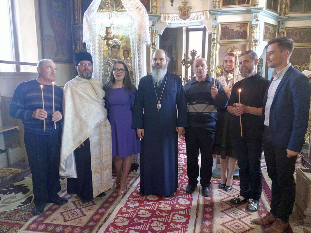 Vizita pastorală a PS Ignatie la Parohia Zăpodeni de Jos 20121