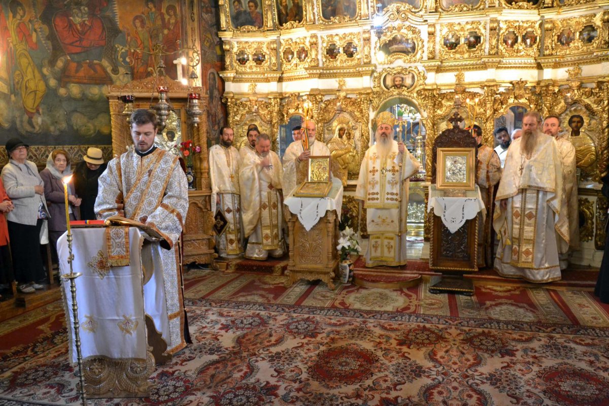 IPS Teofan a participat la conferinţa preoţească de primăvară la Piatra Neamţ 20015