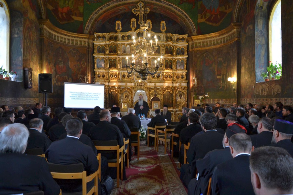 IPS Teofan a participat la conferinţa preoţească de primăvară la Piatra Neamţ 20019