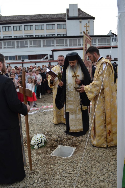 O nouă biserică se va ridica în Protopopiatul Luduș 20031