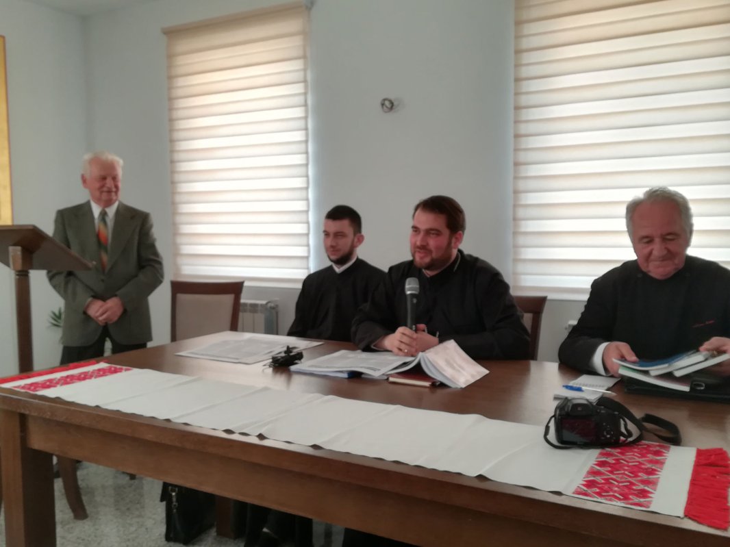 Ședință cu preoții la Protopopiatul Gherla 20030