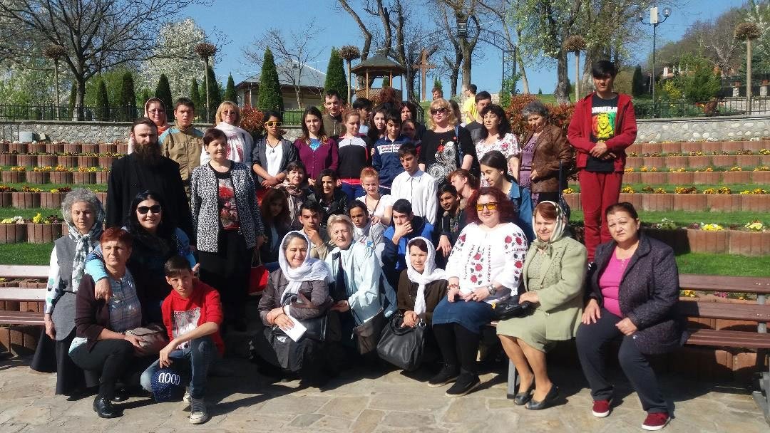 Acțiunea „Lumină din lumină, în suflet de copil” în Arhiepiscopia Râmnicului 19977