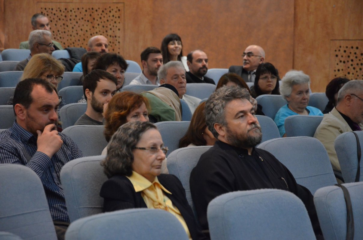 Conferință dedicată părintelui Teofil Părăian, la Timișoara 19983