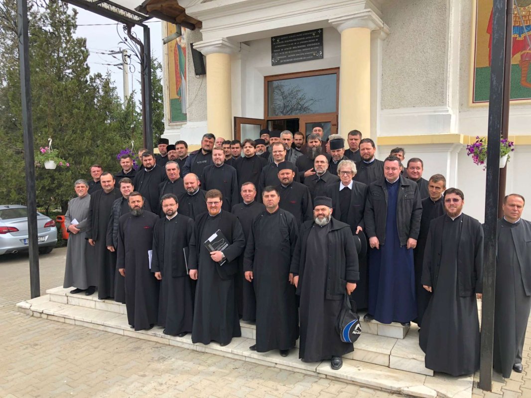 Şedinţa lunară a preoţilor din Protopopiatul Sascut 19957