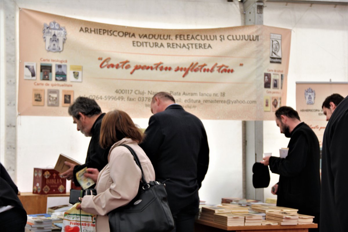 Lansări ale Editurii „Renașterea” la „Gaudeamus”, Cluj-Napoca 19891