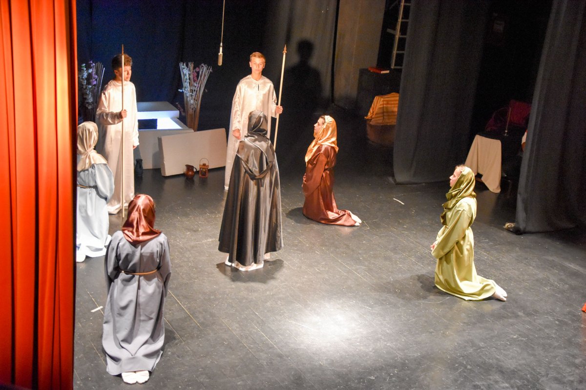 Piesa de teatru „Mironosițele” va fi jucată la Reșița 19828