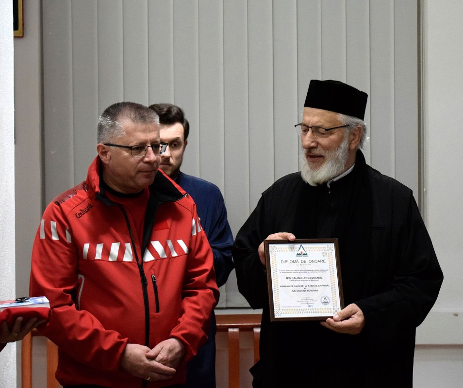 Titlul de membru de onoare al Salvamontului pentru IPS Părinte Arhiepiscop Calinic 19843