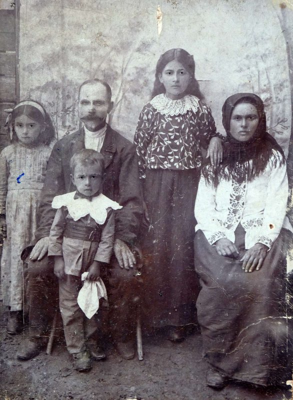 Povestea Alexandrei Yarovaia și Basarabia secolului XX 20103