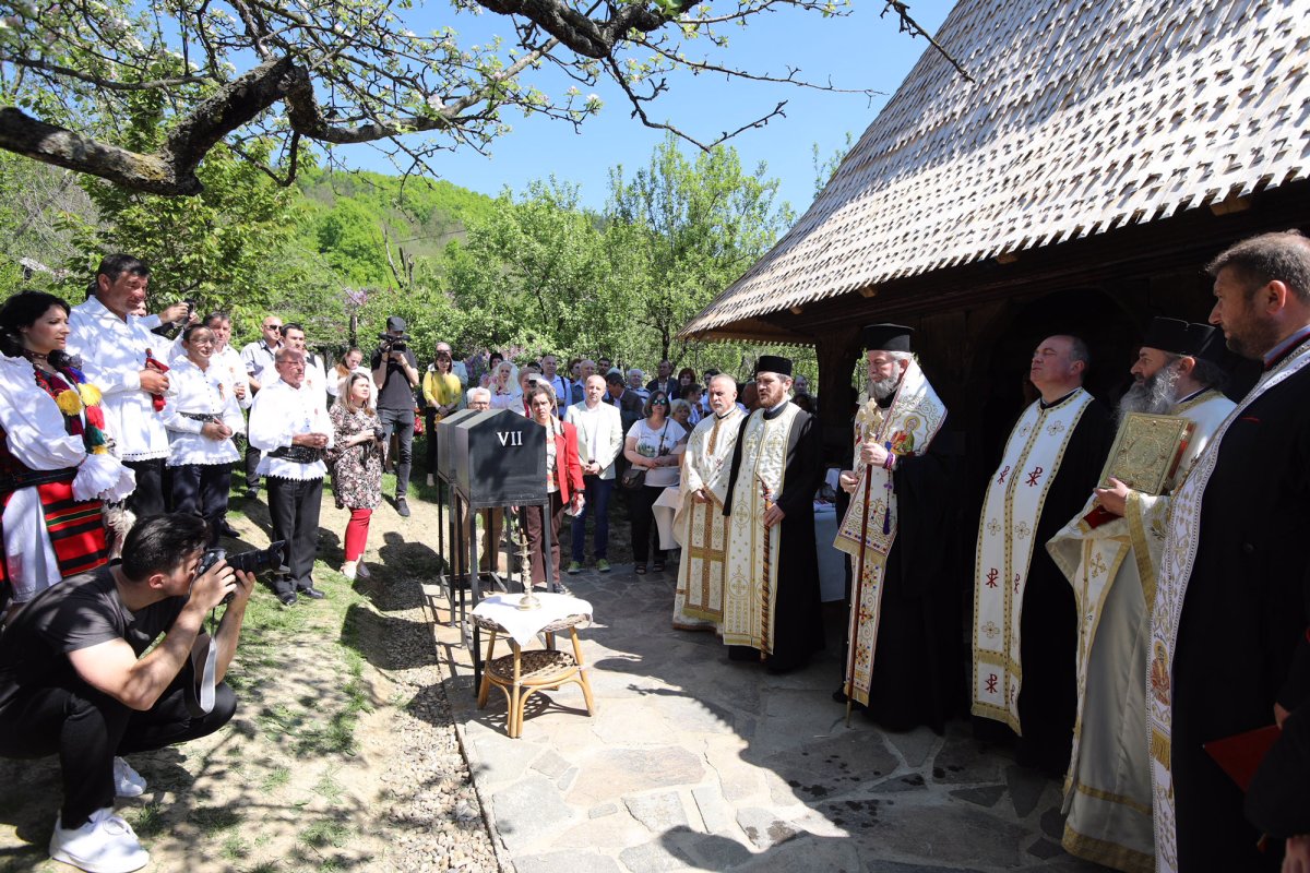 Biserica din Muzeul Satului din Baia Mare a fost resfințită 19727