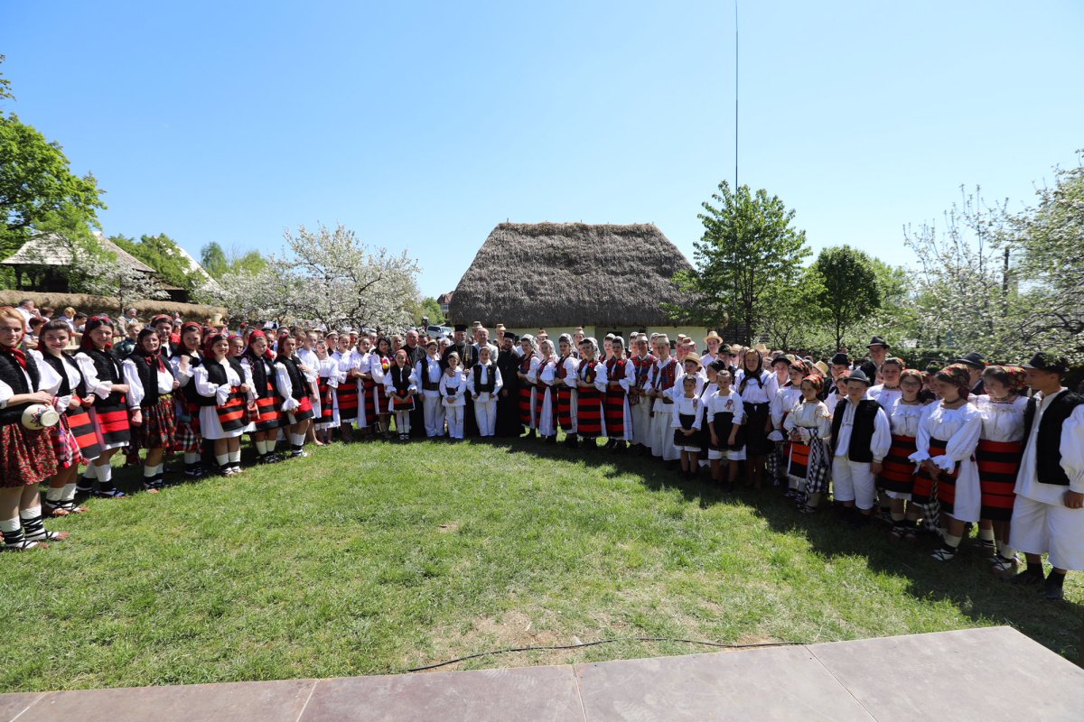 Biserica din Muzeul Satului din Baia Mare a fost resfințită 19728