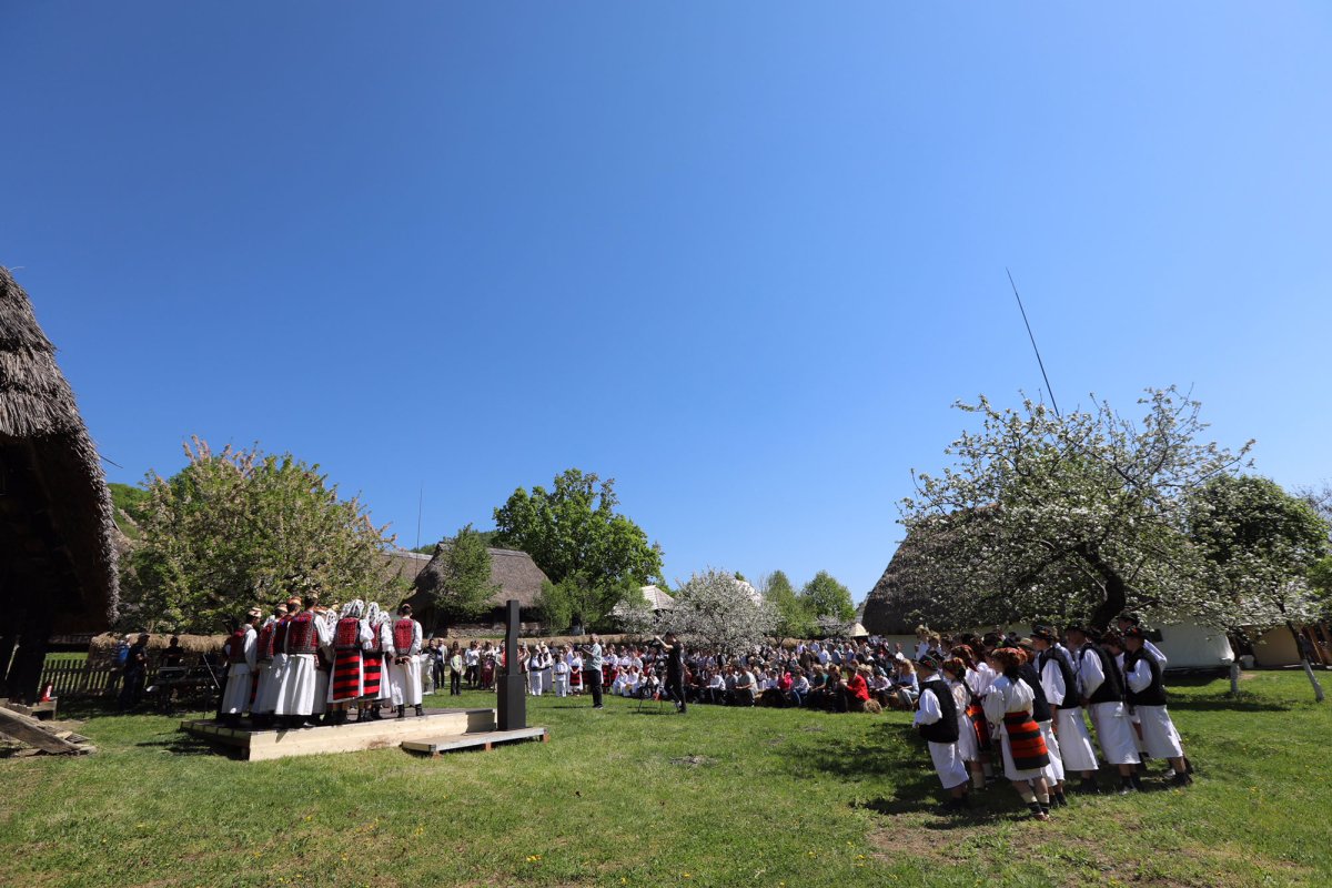 Biserica din Muzeul Satului din Baia Mare a fost resfințită 19730
