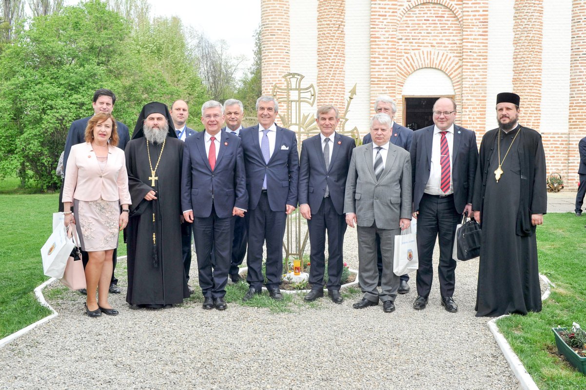 Înalți oaspeți la Mănăstirea Snagov 19757