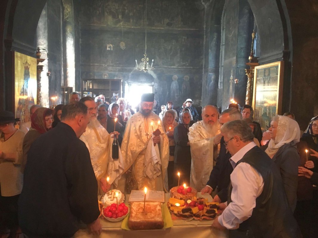 Hramul Bisericii „Sf. M. Mc. Gheorghe“ din Hârlău 19647