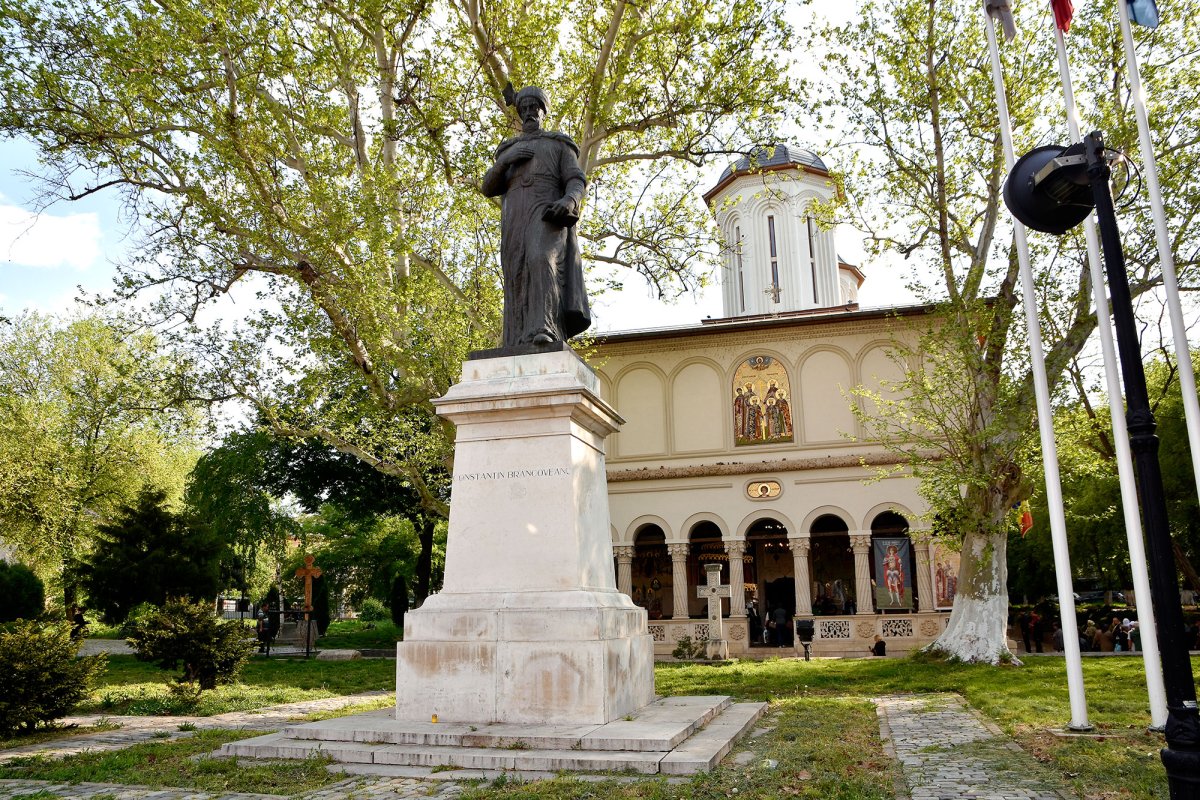 Sărbătoare la ctitoria lui Constantin Brâncoveanu 19687