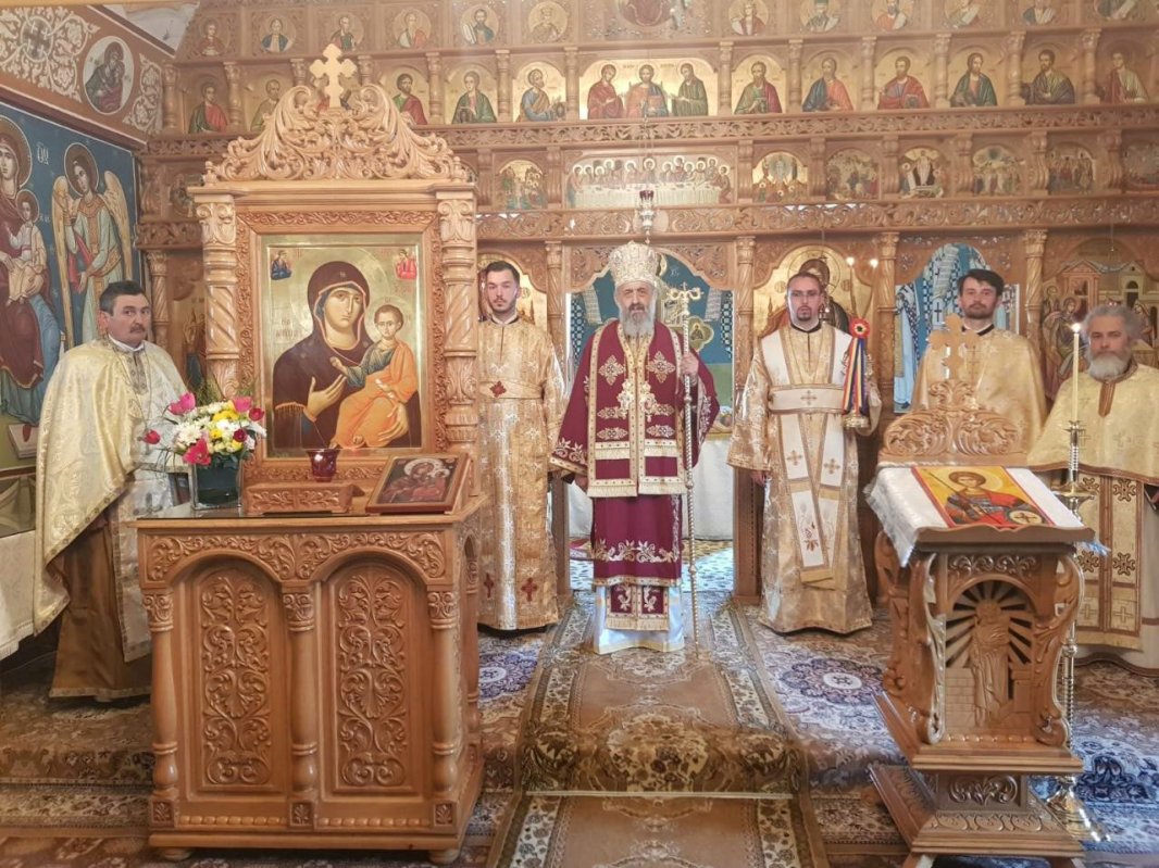 Slujiri arhierești și hramuri la praznicul Sfântului Mare Mucenic Gheorghe 19577