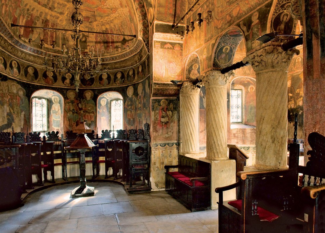 Mărturisind şi slujind pe Domnul în inima cetăţii, aidoma femeilor mironosiţe 19545