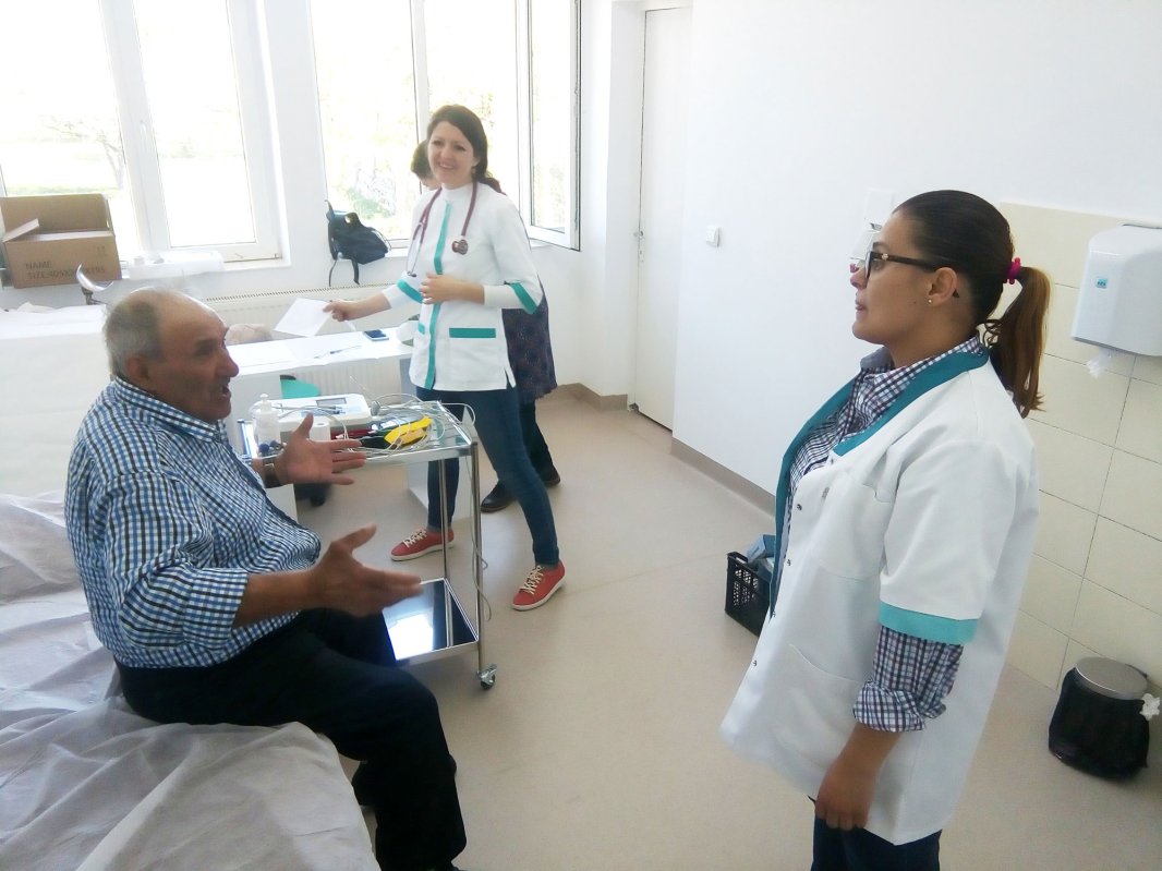 Activități în cadrul Campaniei „Sănătate pentru sate” la Bunești, județul Brașov 19402