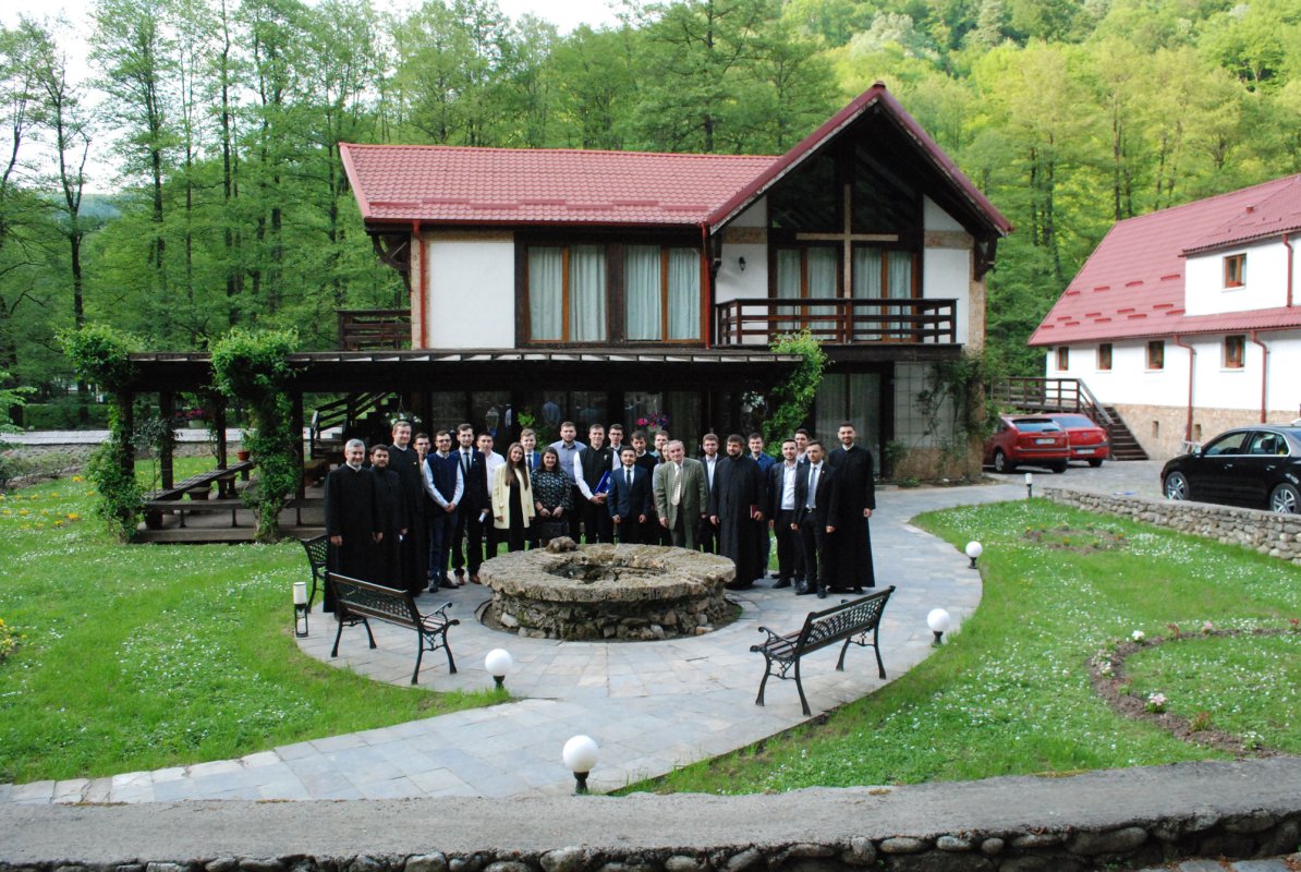 Cea de a X-a ediţie a Simpozionului Naţional Studenţesc de la Tismana, la final 19423