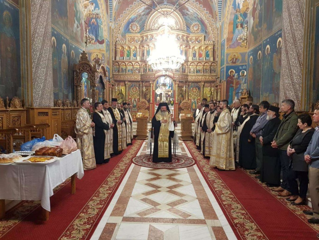 Episcopul Ioachim Mareş, pomenit la catedrala din Huşi 19264