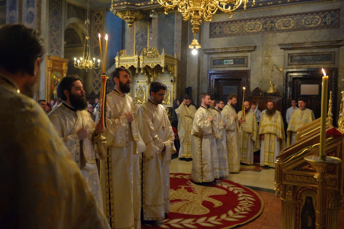 IPS Teofan a slujit în Duminica vindecării slăbănogului la Catedrala Mitropolitană din Iaşi 19192
