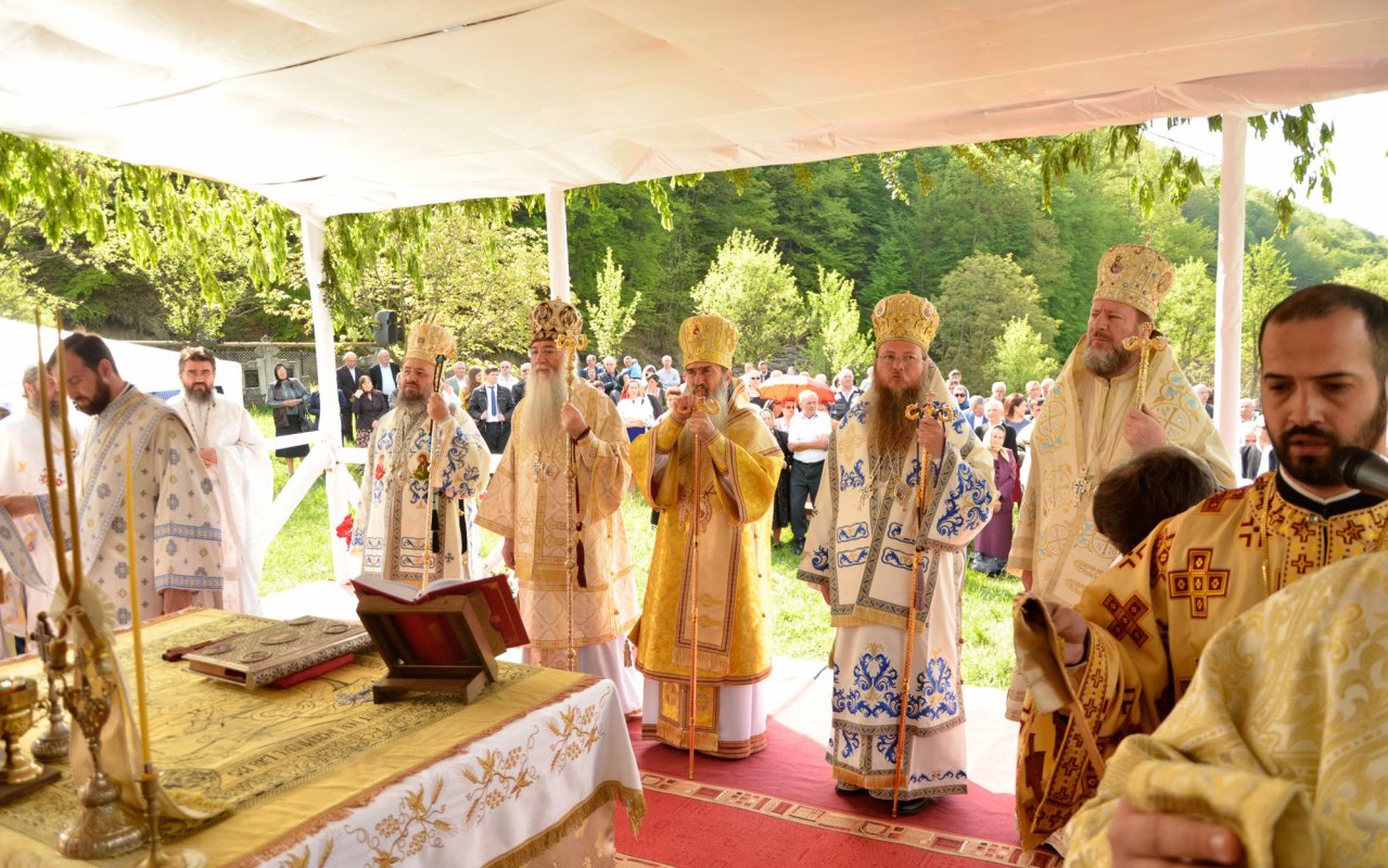 Slujiri arhierești în Duminica a 4-a după Sfintele Paști 19208