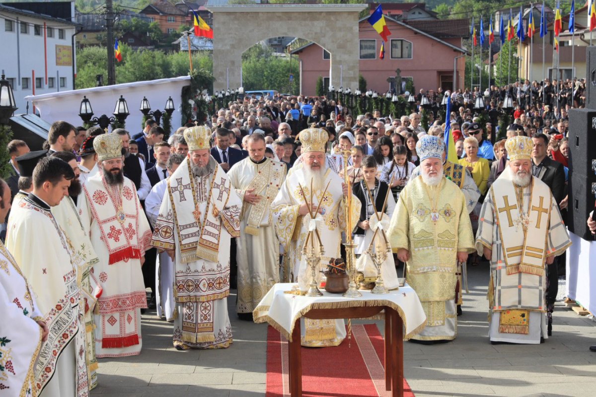 Slujiri arhierești în Duminica a 4-a după Sfintele Paști 19210