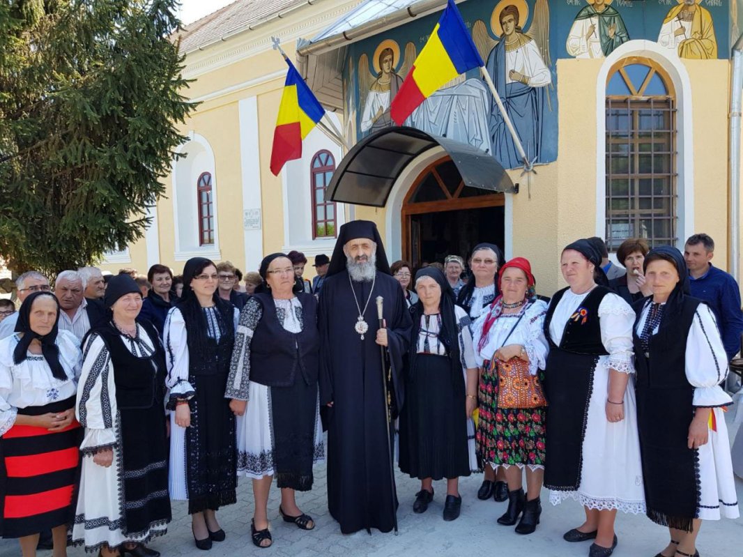 Slujiri arhierești în Duminica a 4-a după Sfintele Paști 19214