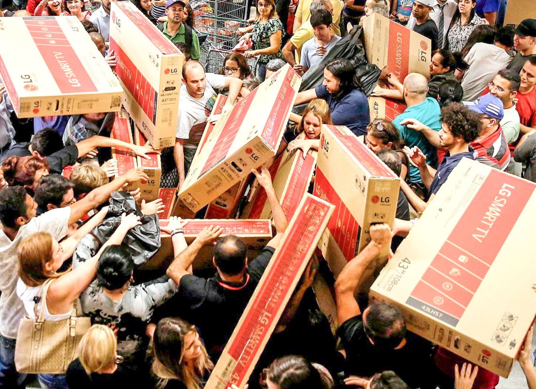 Reduceri false, mai ales în comerţul online 18978