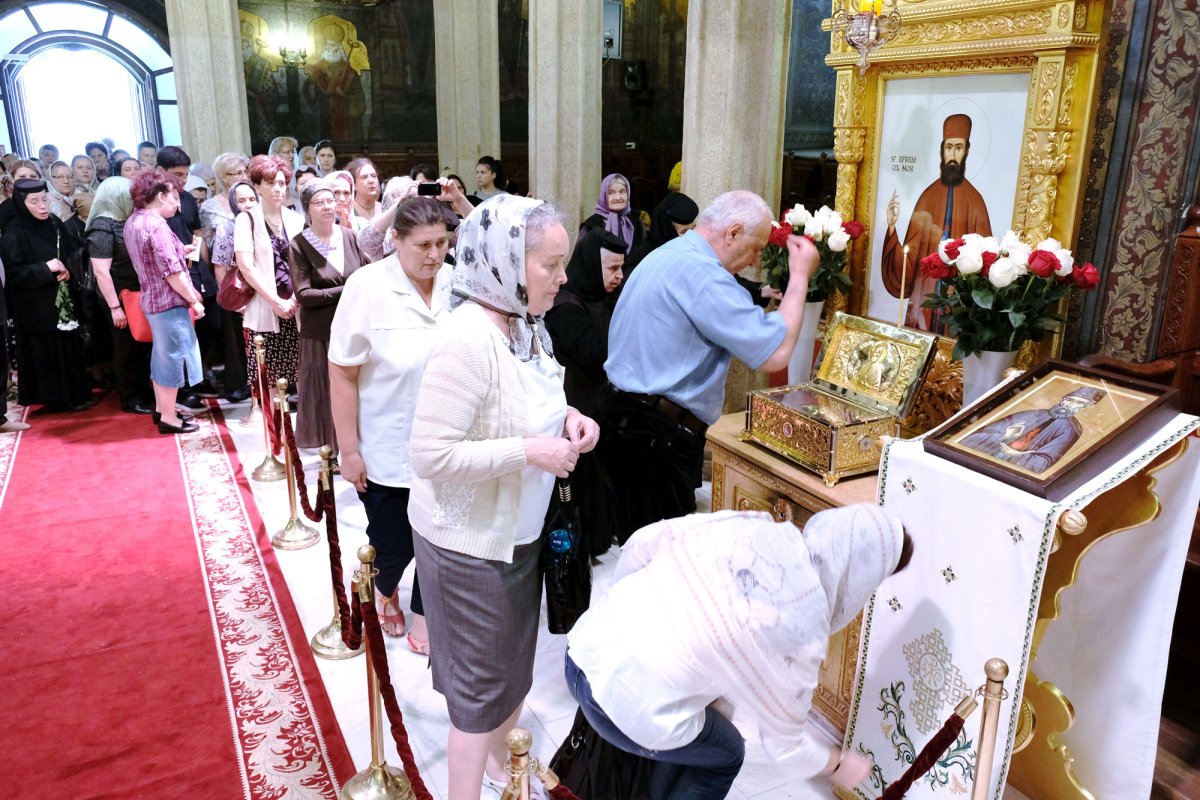 Sărbătoarea Sfântului Efrem cel Nou în București 18968