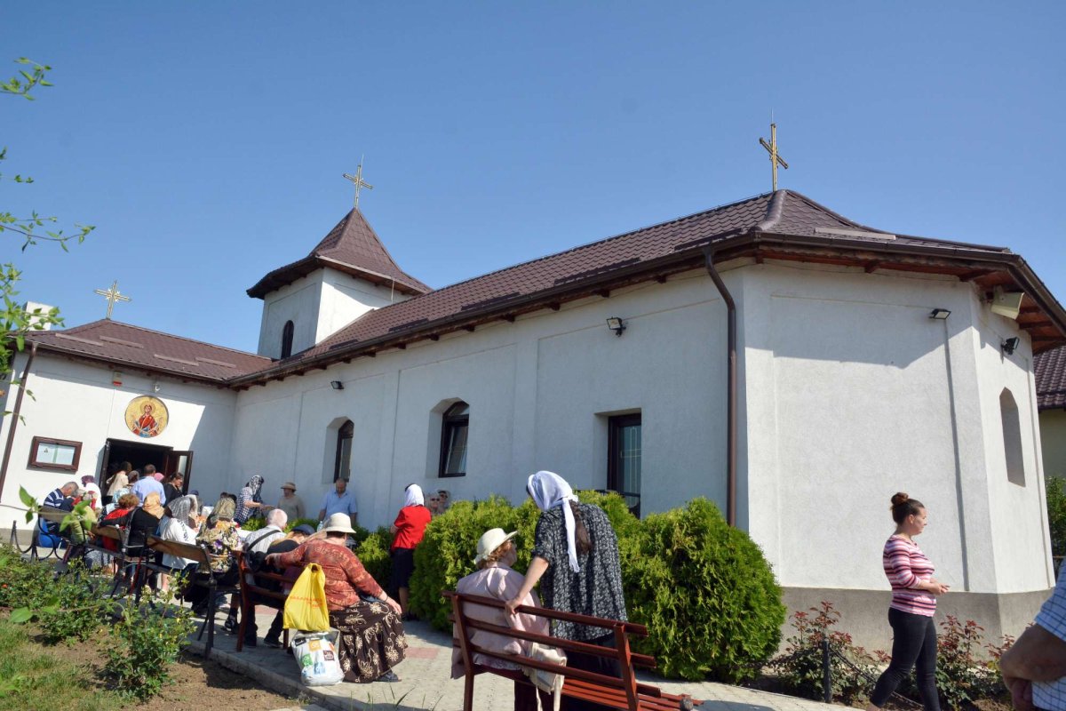 Sfântul Efrem cel Nou, cinstit cu evlavie la Ezăreni 18917