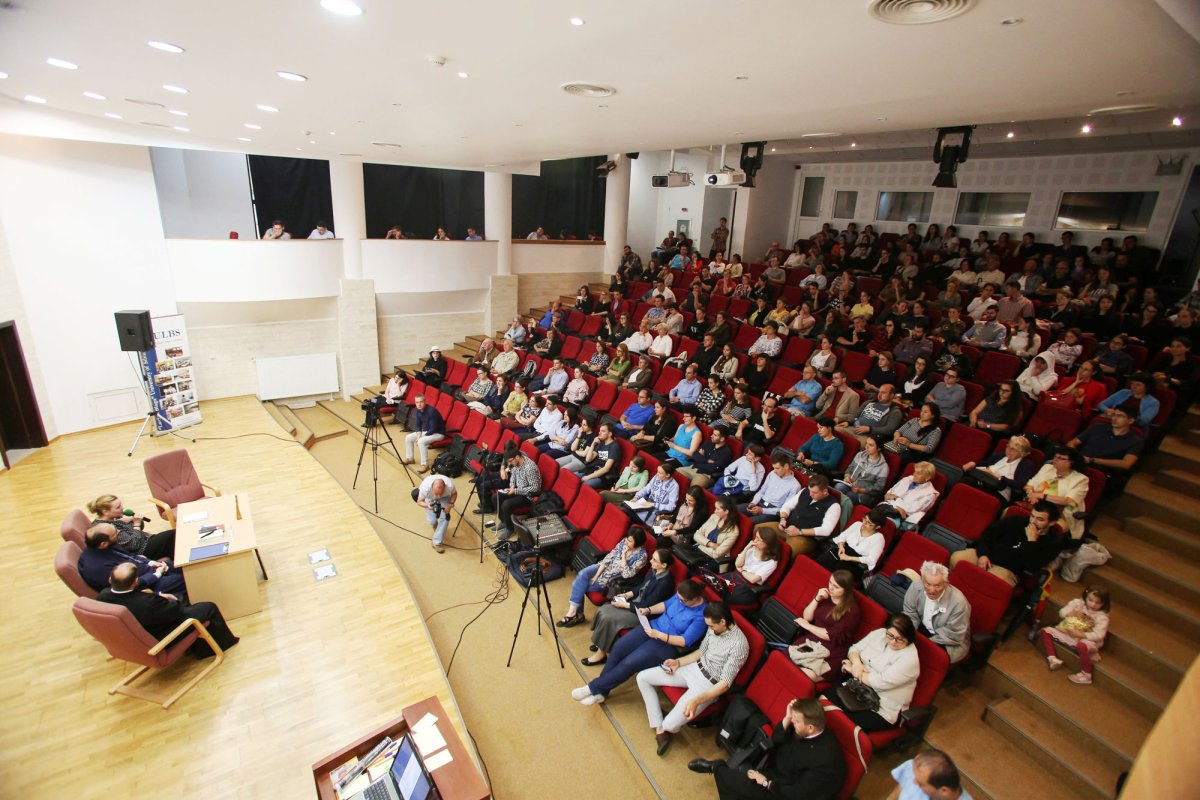 Conferința „Crucea-axa satului românesc de odinioară”, la Sibiu 18796