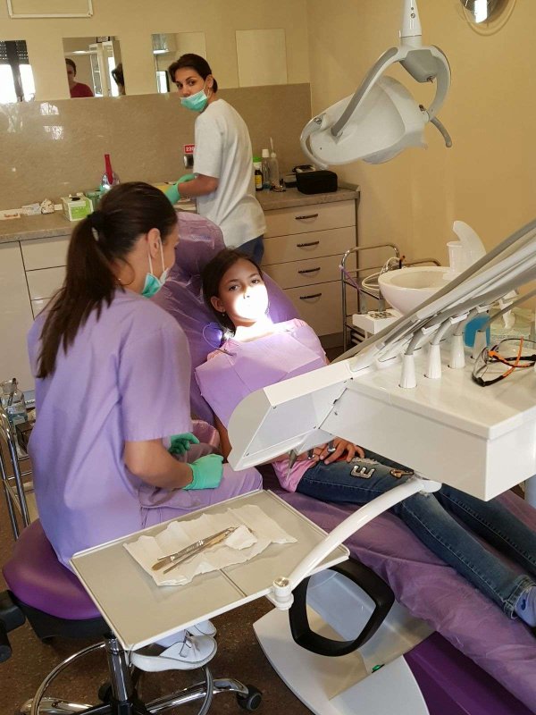 „Dăruieşte un zâmbet“ 18708