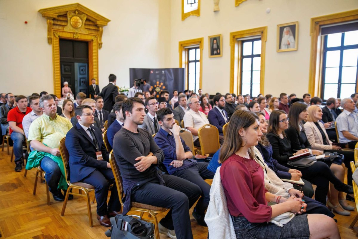 La Iaşi a început Simpozionul „Stăniloae“ 18705